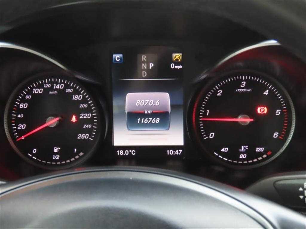 Mercedes Benz GLC Class - Vista 5