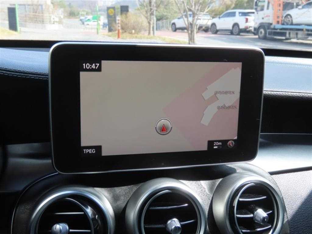 Mercedes Benz GLC Class - Vista 9