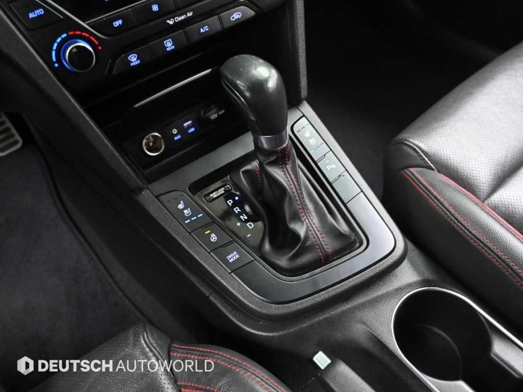 HYUNDAI Avante - Vista 9