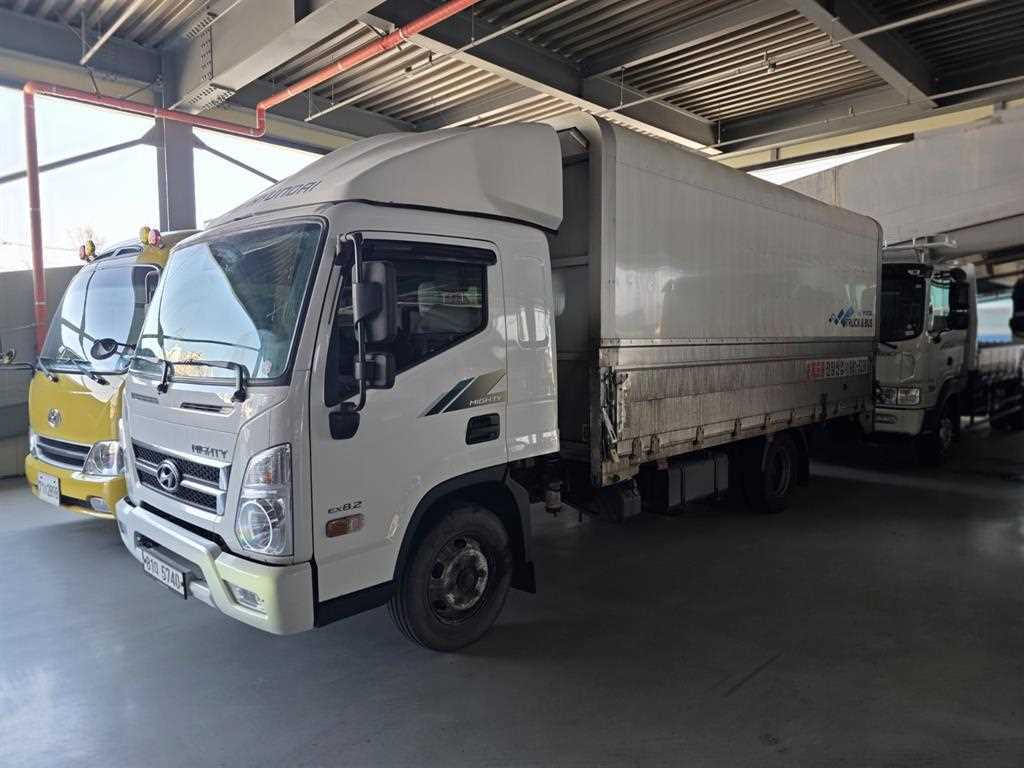 medium and large cargo truck 2021 Blanco - Importación desde Corea - HF Imports Iquique - Foto 1