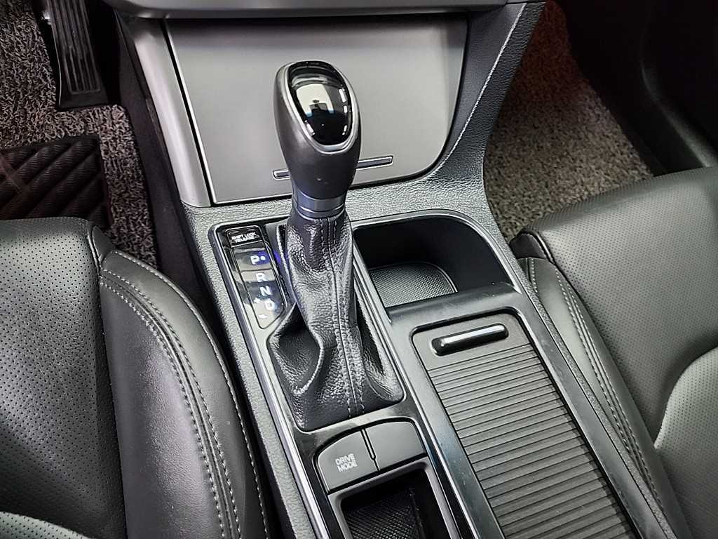 HYUNDAI Sonata - Vista 8