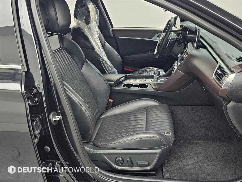 Genesis G70 - Vista 10