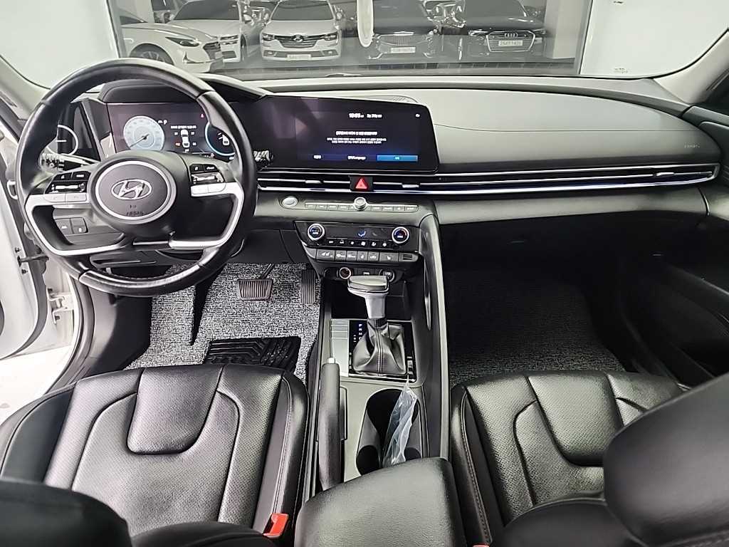 HYUNDAI Avante - Vista 7