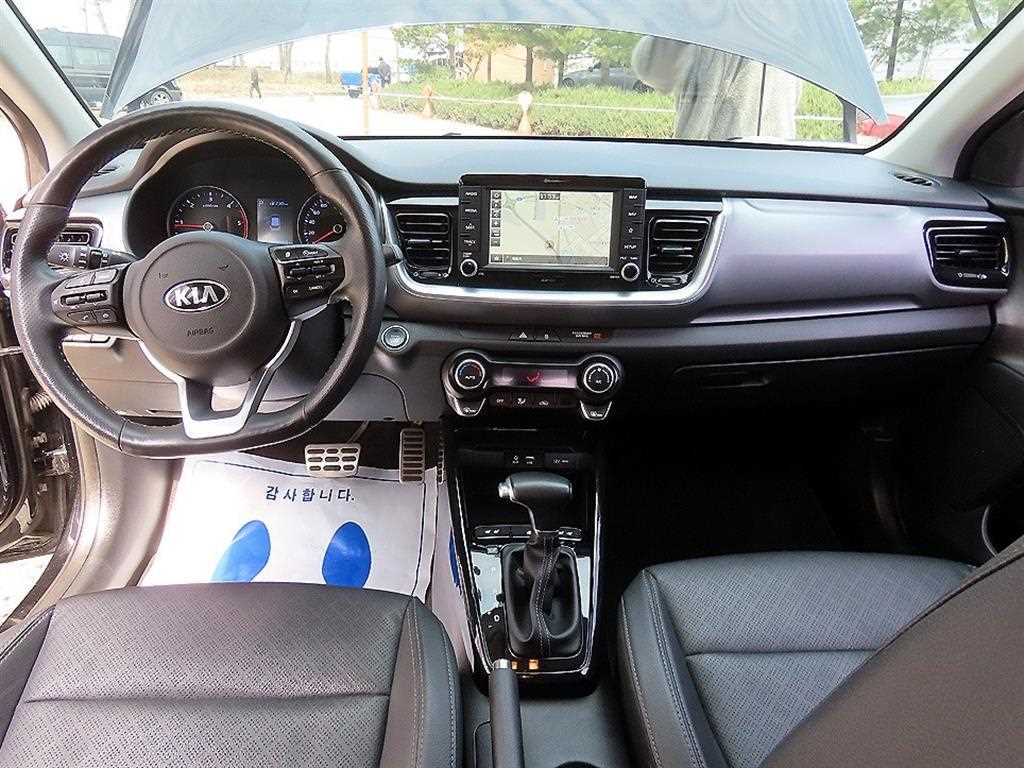 KIA Stonic - Vista 7