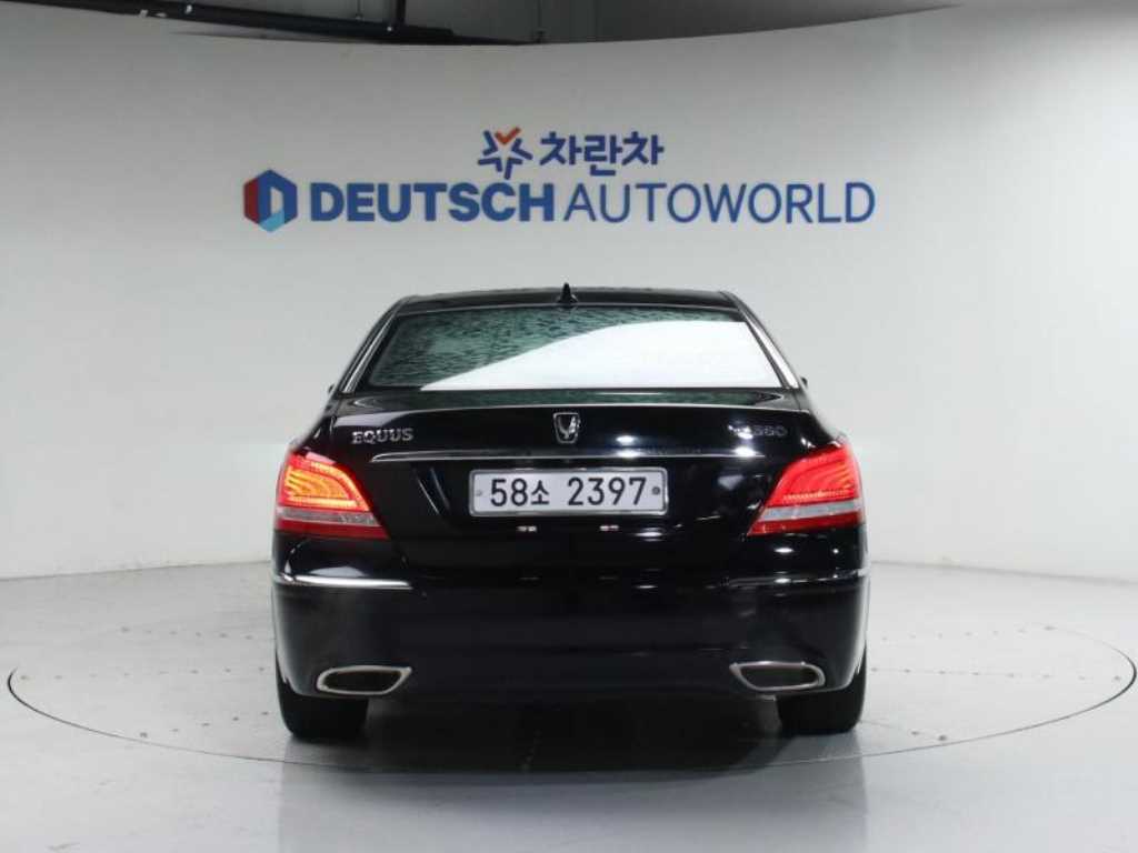 HYUNDAI Equus - Vista 4