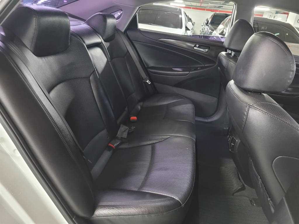 HYUNDAI Sonata - Vista 8