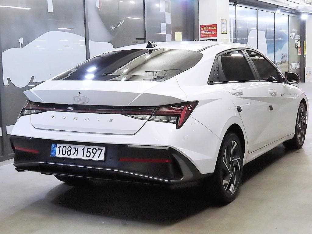 HYUNDAI Avante - Vista 4