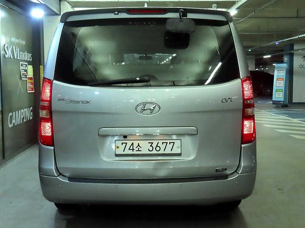 HYUNDAI Starex - Vista 5