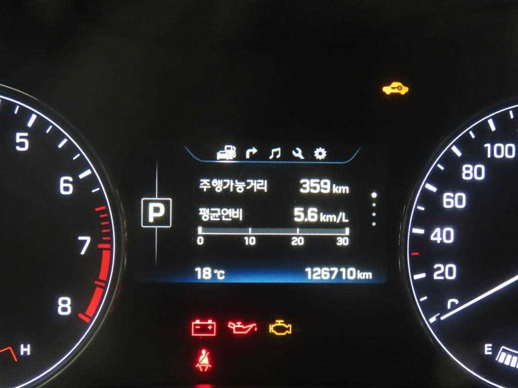 HYUNDAI Genesis - Vista 8