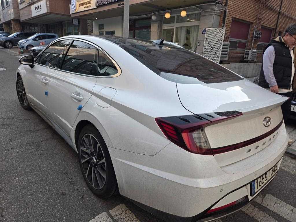 HYUNDAI Sonata - Vista 6