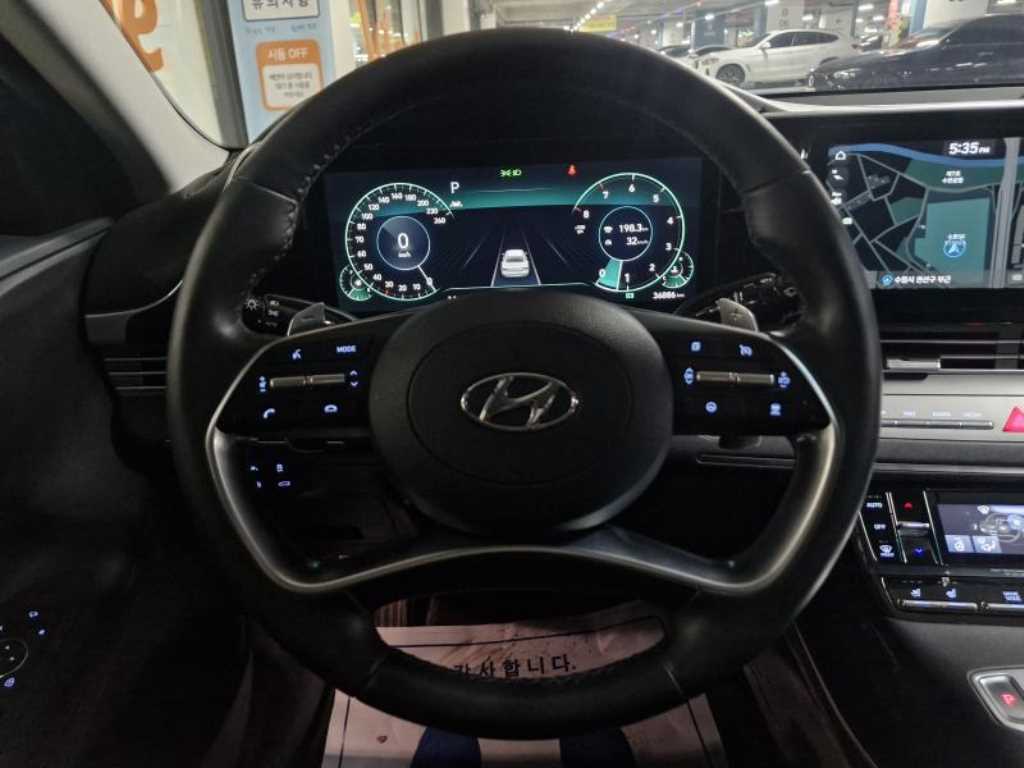 HYUNDAI Grandeur - Vista 7