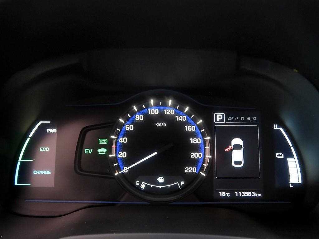 HYUNDAI Ioniq - Vista 11