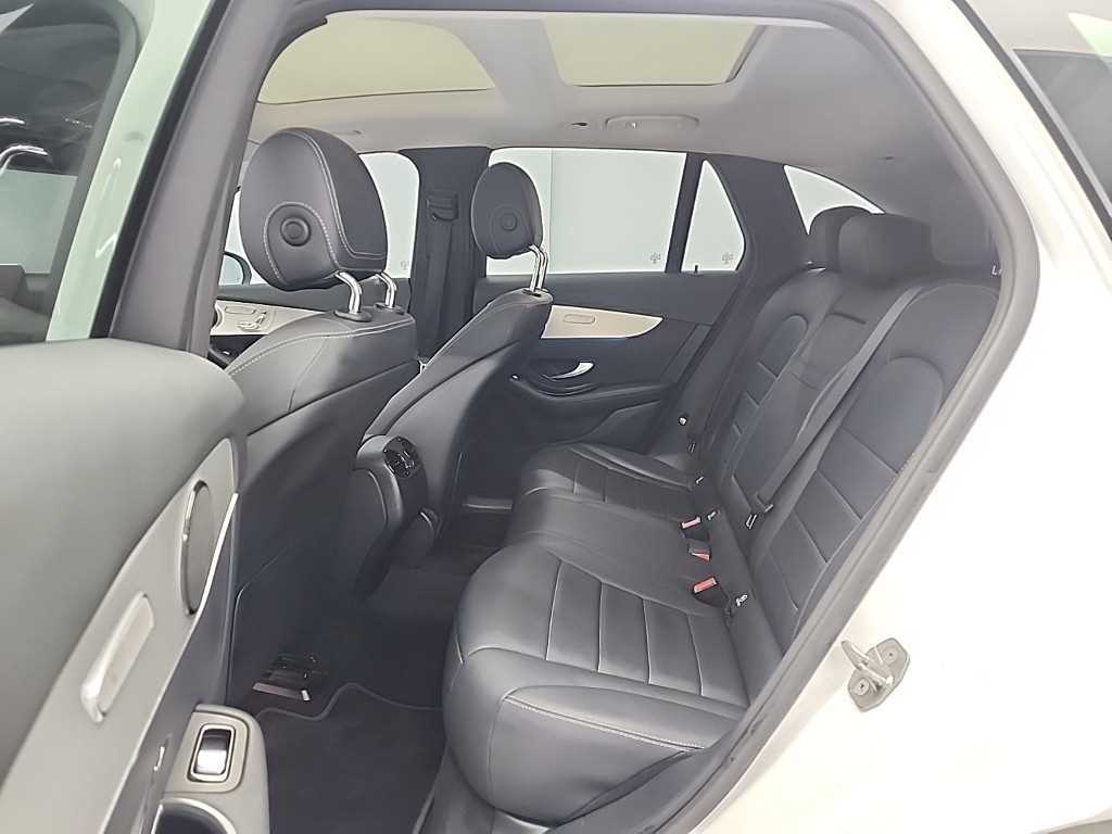 Mercedes Benz GLC Class - Vista 12