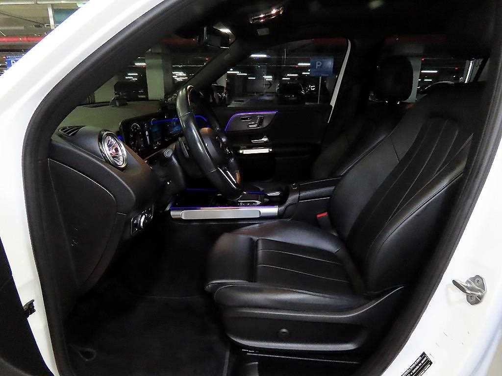 Mercedes Benz GLB Class - Vista 6