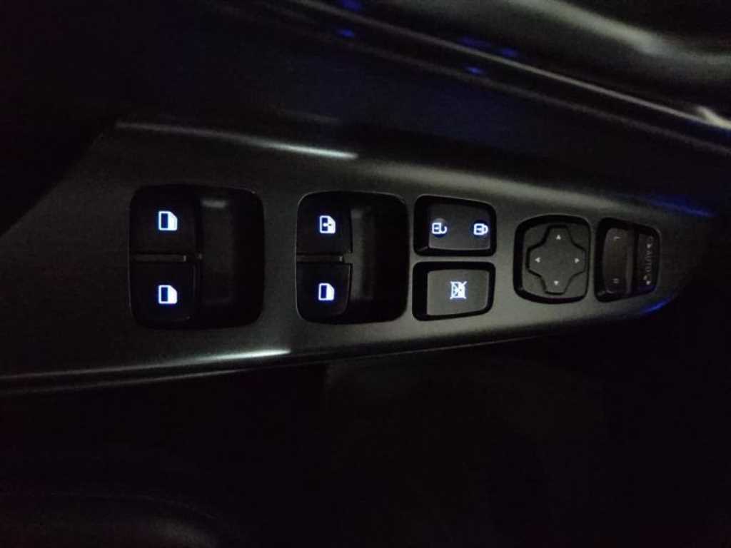 HYUNDAI Kona - Vista 10