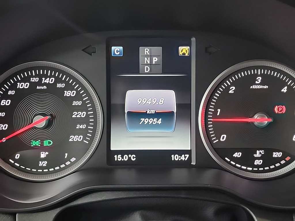 Mercedes Benz GLC Class - Vista 6