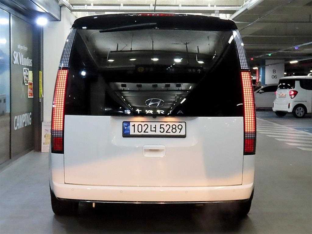 HYUNDAI Staria - Vista 5