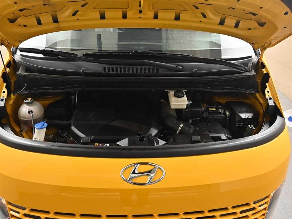 HYUNDAI Staria - Vista 5