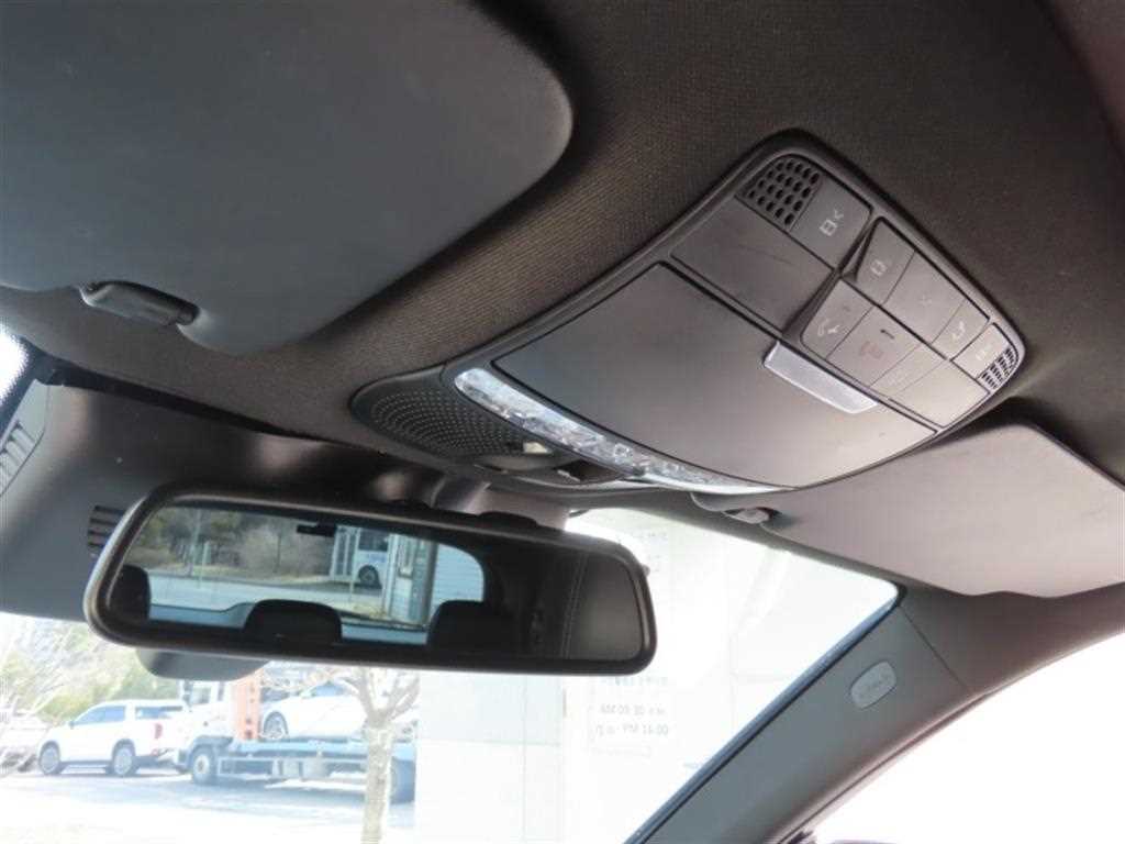 Mercedes Benz GLC Class - Vista 11