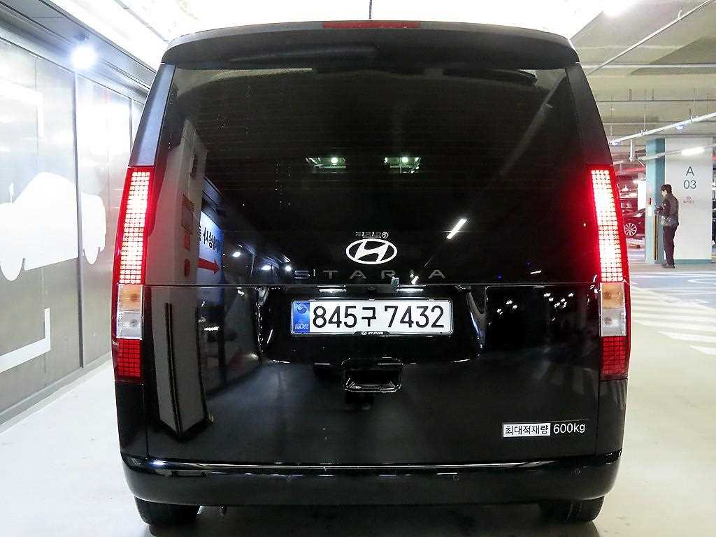 HYUNDAI Staria - Vista 5