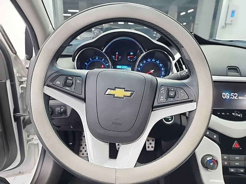 Chevrolet Cruise - Vista 9