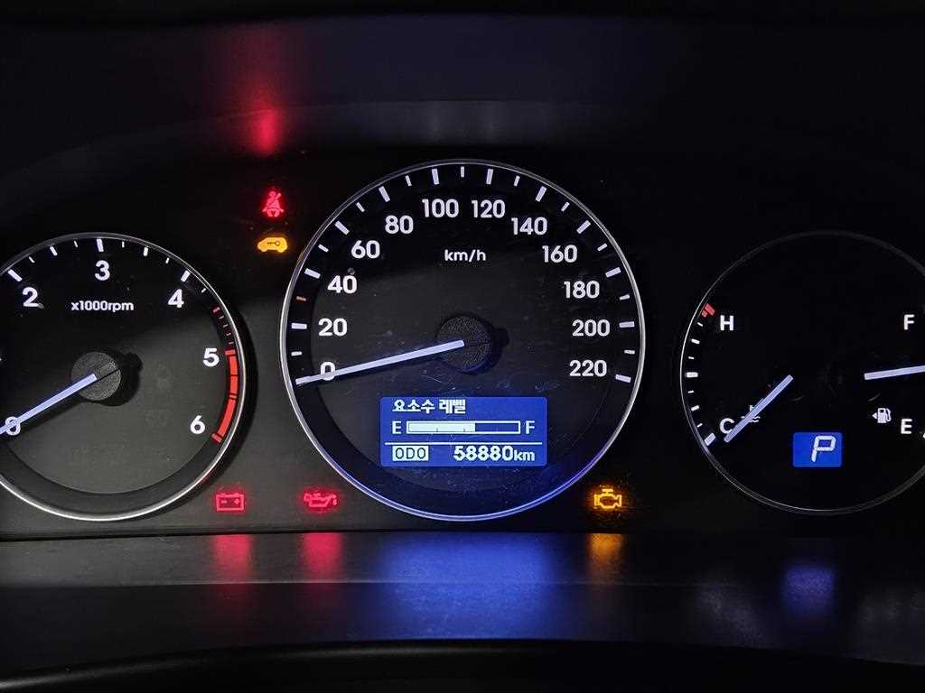 HYUNDAI Starex - Vista 8