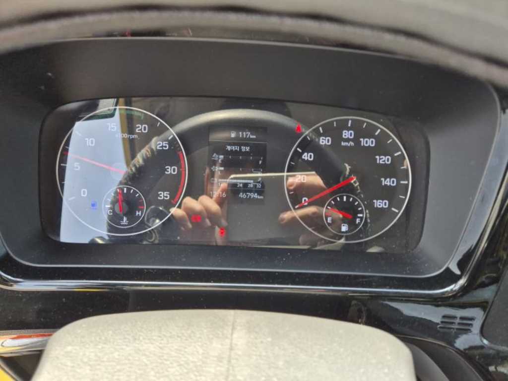 medium and large bus Hyundai bus - Vista 9