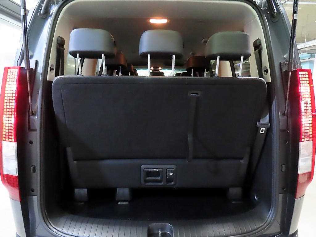 HYUNDAI Staria 2024 Gris - Importación desde Corea - HF Imports Iquique - Foto 17