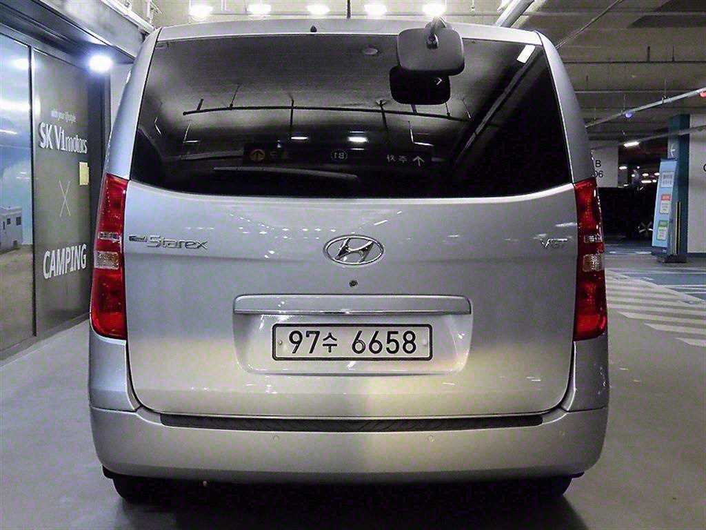 HYUNDAI Starex - Vista 5