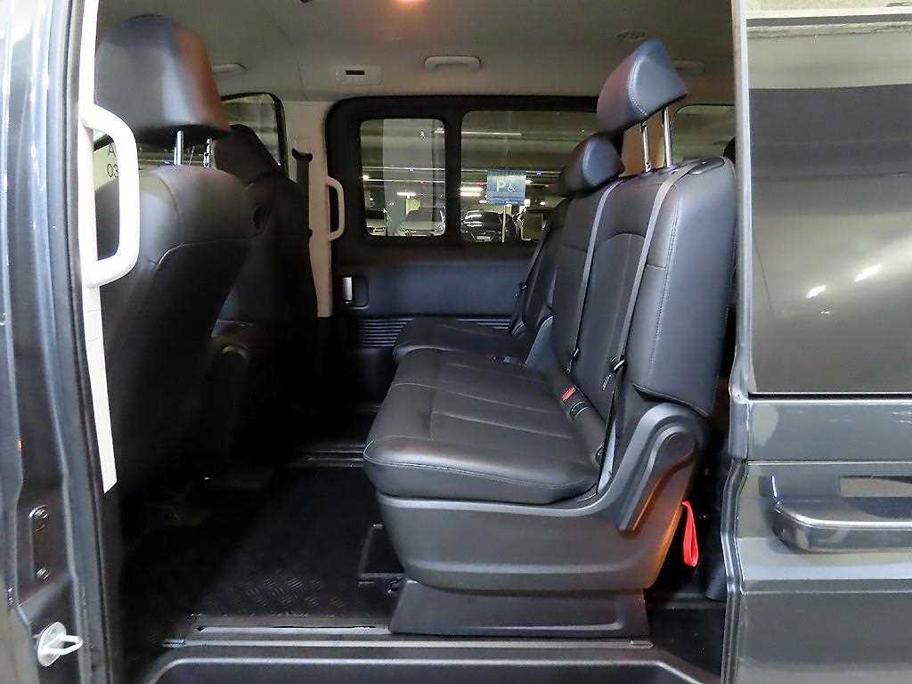 HYUNDAI Staria - Vista 7