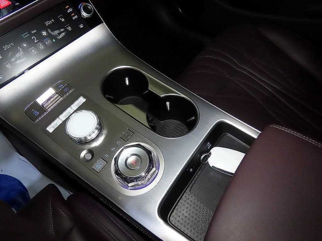 Genesis GV70 - Vista 12