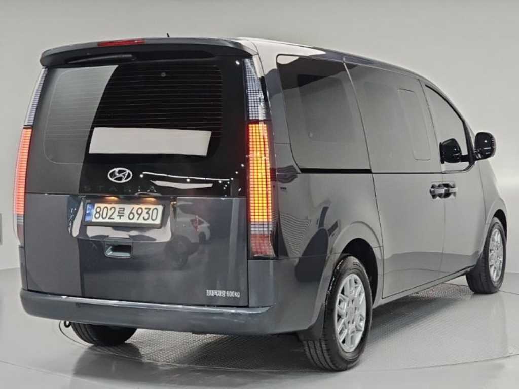 HYUNDAI Staria - Vista 4