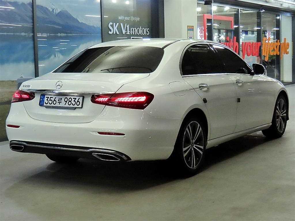 Mercedes Benz E class - Vista 4