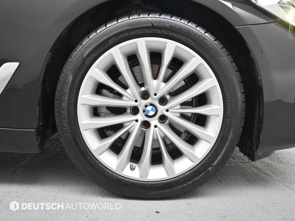 BMW 5 Series - Vista 5