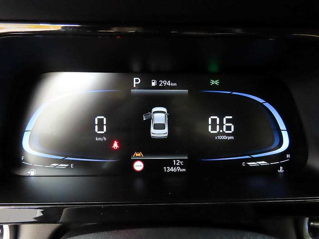 HYUNDAI Avante - Vista 8