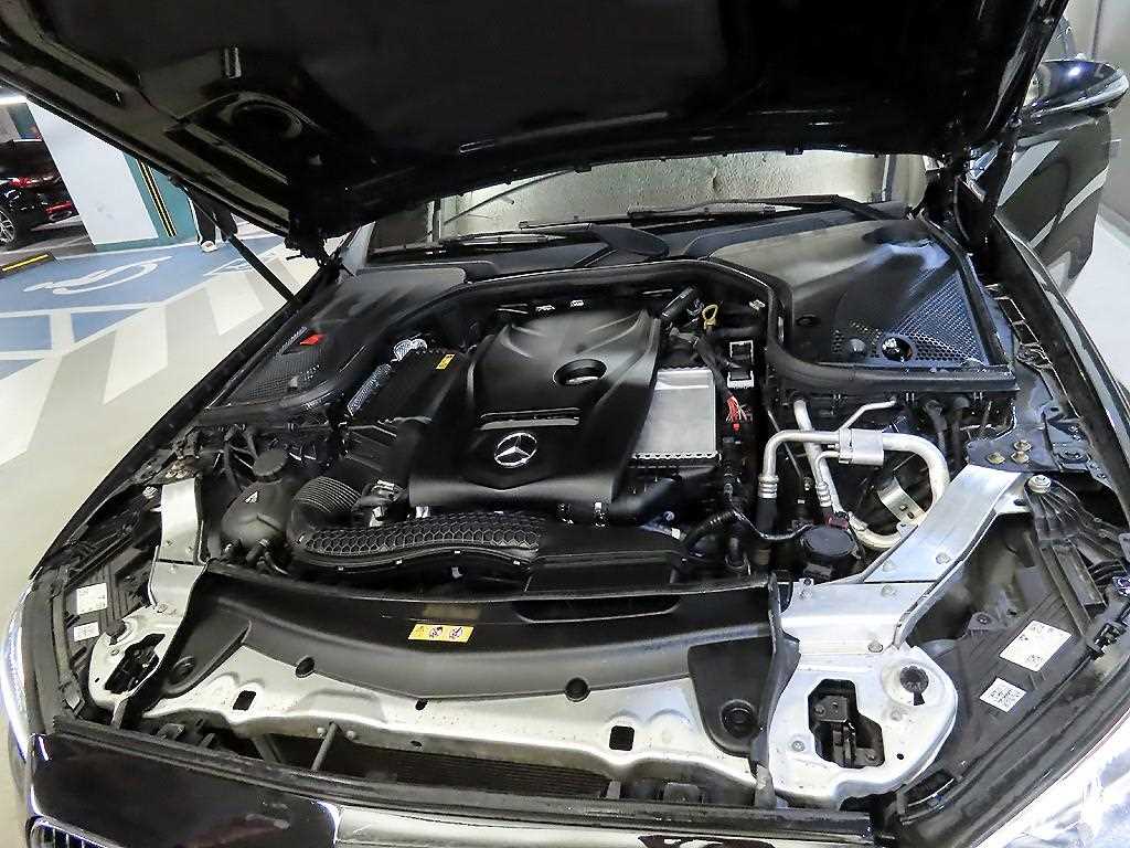 Mercedes Benz E class 2021 Negro - Importación desde Corea - HF Imports Iquique - Foto 18