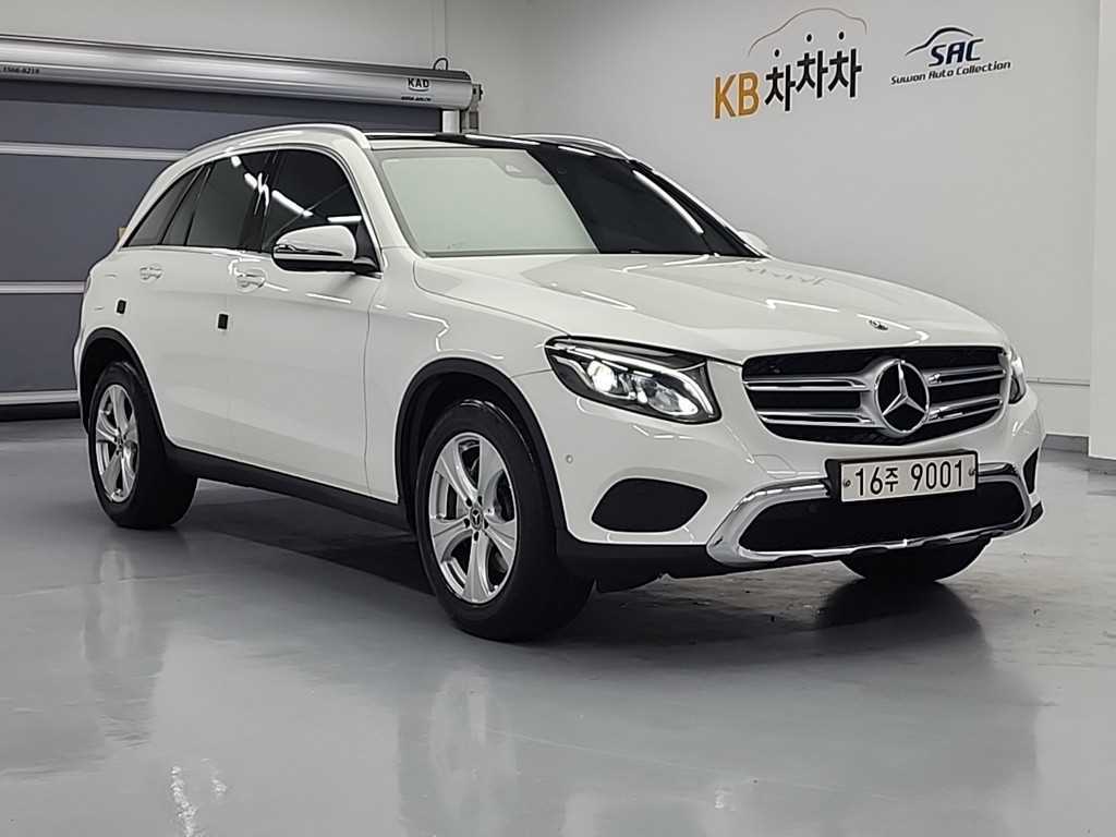 Mercedes Benz GLC Class - Vista 4