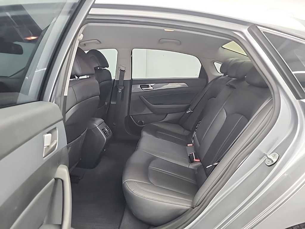 HYUNDAI Sonata - Vista 12