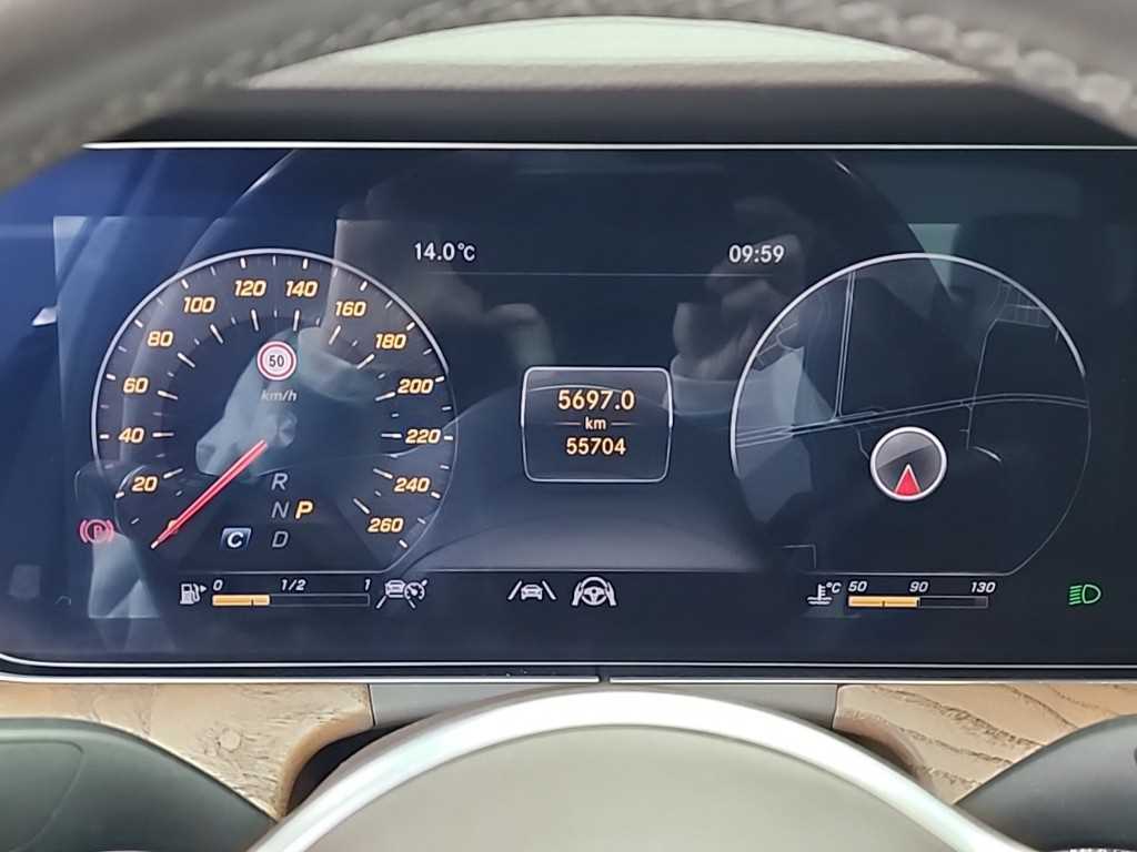 Mercedes Benz E class - Vista 6