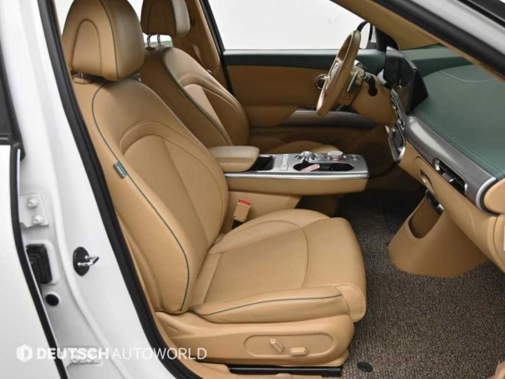 Genesis GV60 - Vista 10