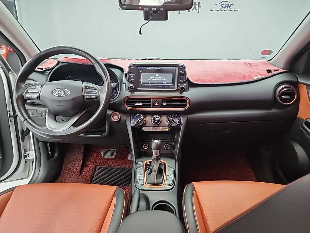 HYUNDAI Kona - Vista 7