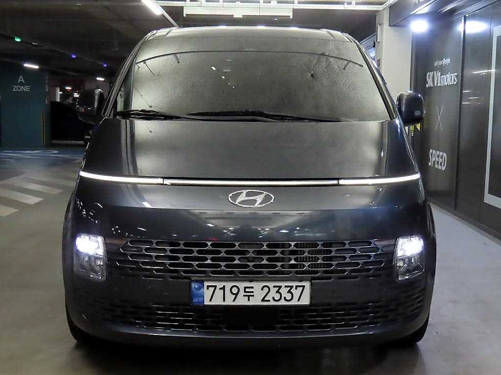 HYUNDAI Staria - Vista 2