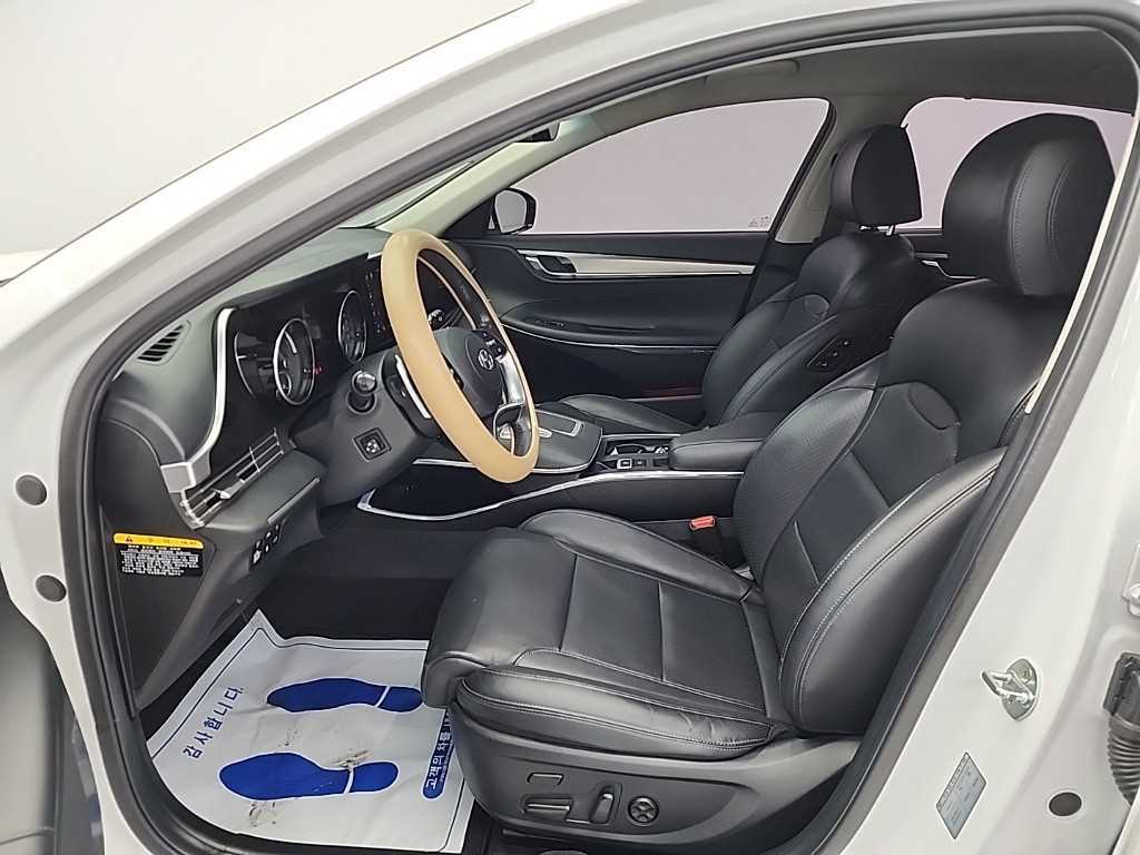 HYUNDAI Grandeur - Vista 11