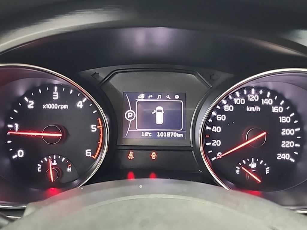 KIA Carnival - Vista 6