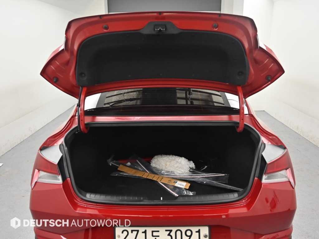 HYUNDAI Avante - Vista 5