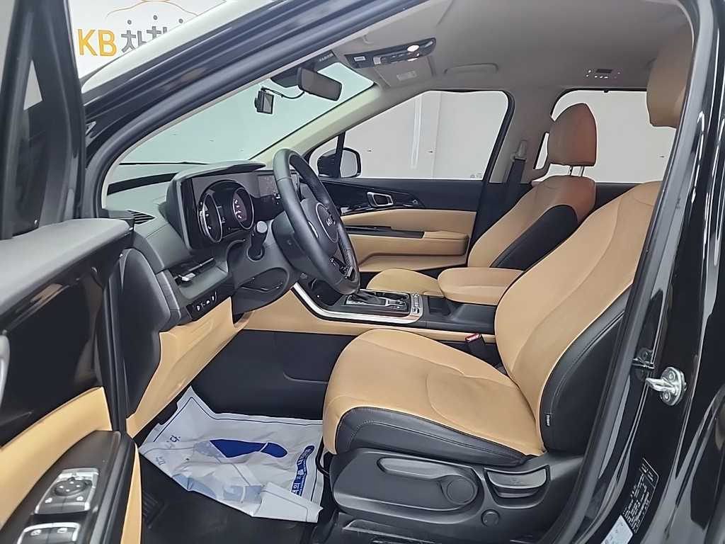KIA Carnival - Vista 11