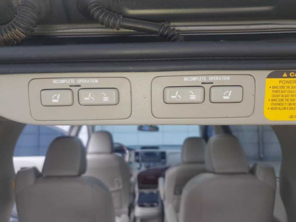 Toyota Siena - Vista 10