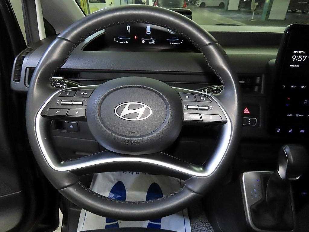 HYUNDAI Staria - Vista 8