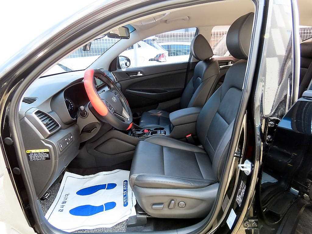 HYUNDAI Tucson - Vista 5