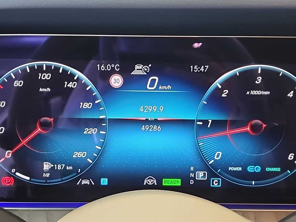 Mercedes Benz E class - Vista 6